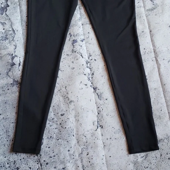 Material Girl. Juniors Active Hi-Waist Tie Front Leggings - Picture 4 of 8